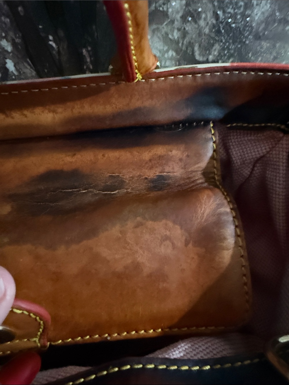 Dooney and Bourke rehab bag. The outside is great. It’s the inside is not. - Picture 3 of 8